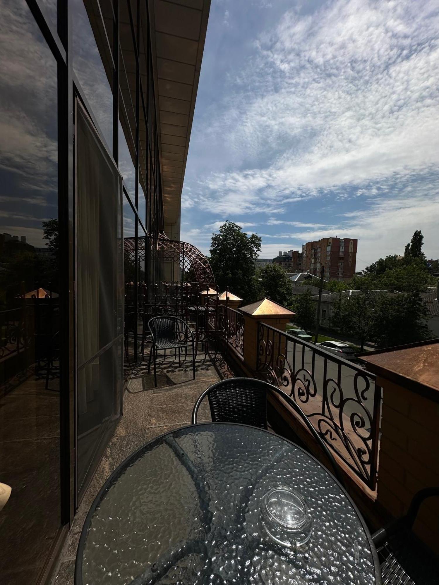 Hotel Atmosphere Poltava Exterior foto